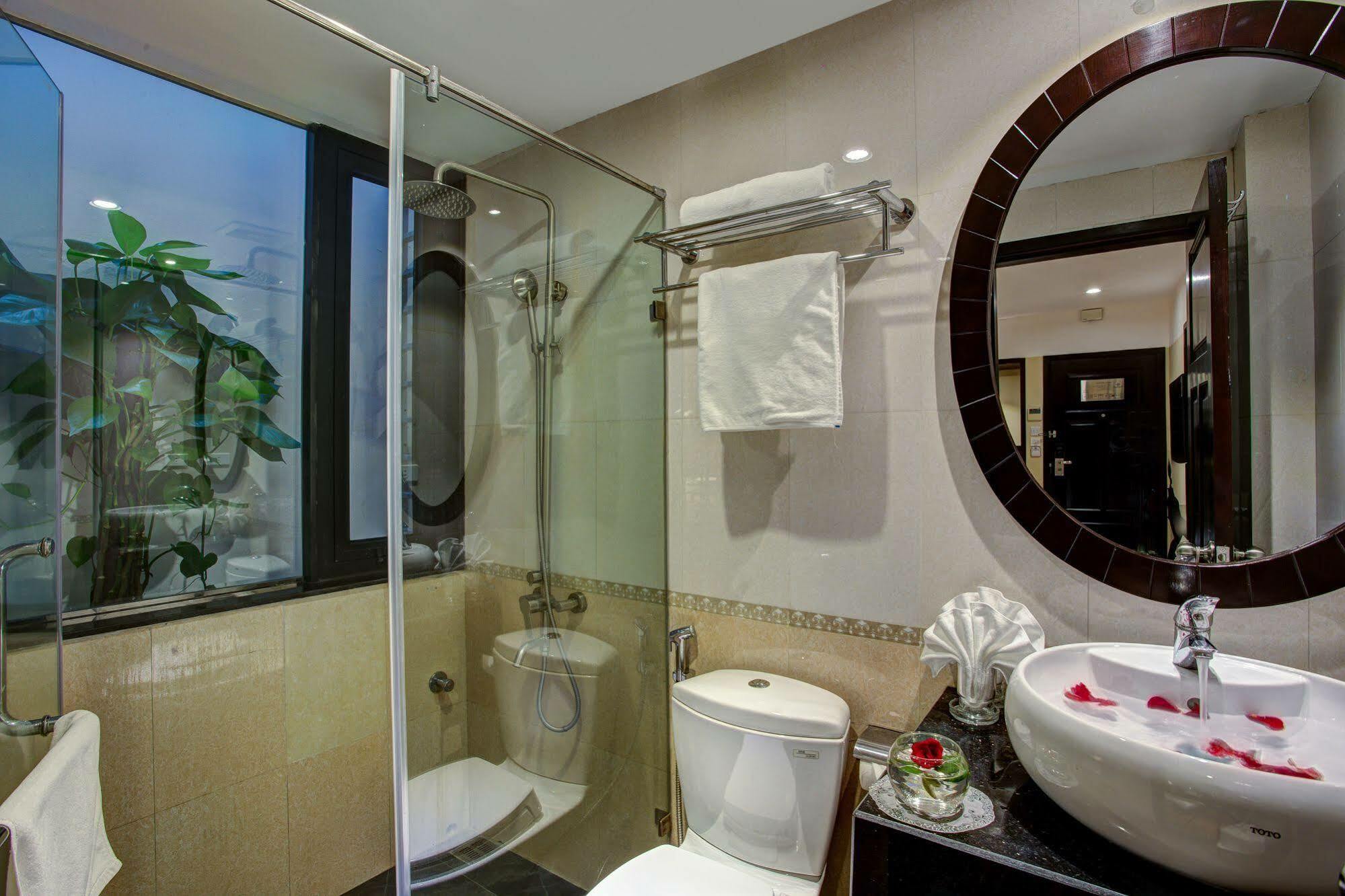 Ambassador Hanoi Hotel & Travel Exterior foto